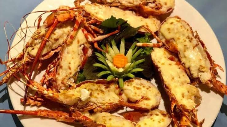 Cách làm tôm hùm nướng phô mai béo ngậy
